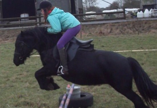 Eva and chelly jumping